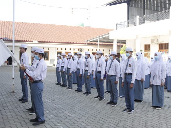 Pelantikan Pengurus OSIS SMK Al-Qur’an Zaenuddin -Periode 2021/2022